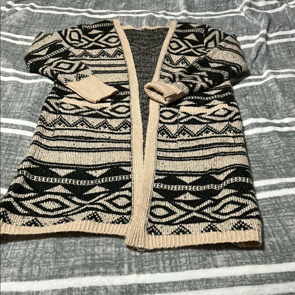 Women's Black and Tan Patterned Vintage Style Sweater